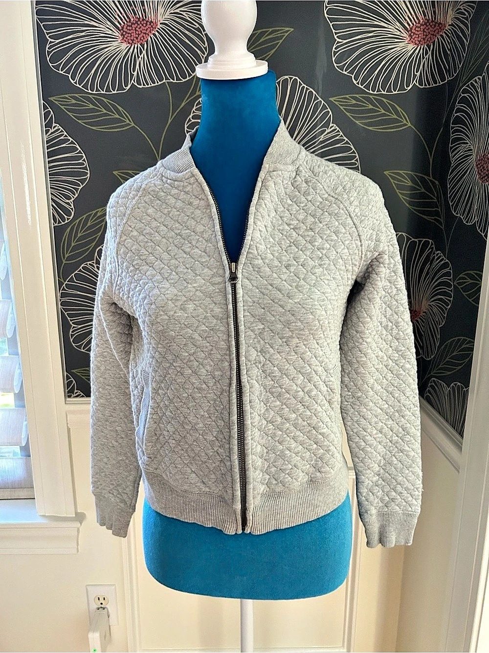Brooks Brothers Quilted Bomber Jacket in Gray Size XS Like New